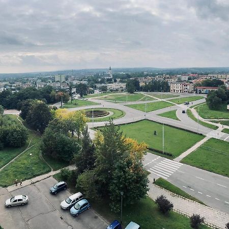 Mieszkanie W Centrum Miasta Ostrowiec Świętokrzyski Zewnętrze zdjęcie