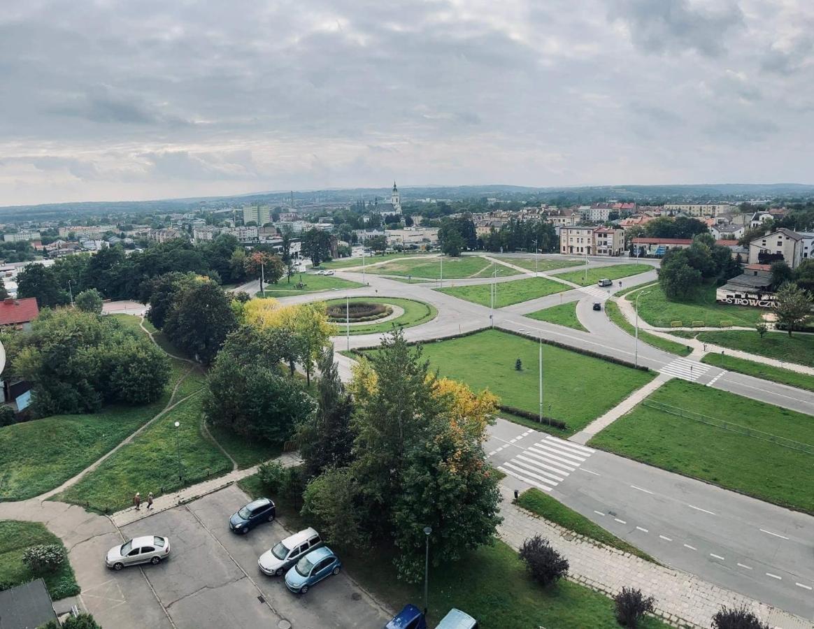 Mieszkanie W Centrum Miasta Ostrowiec Świętokrzyski Zewnętrze zdjęcie